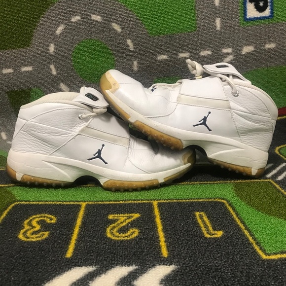 Nike Air Jordan Jumpman Turn 2 - Picture 2 of 13